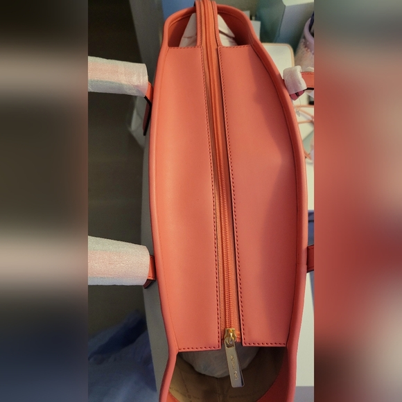 Michael Kors Kimber Purse/Tote Bag in Tea Rose - Picture 9 of 12
